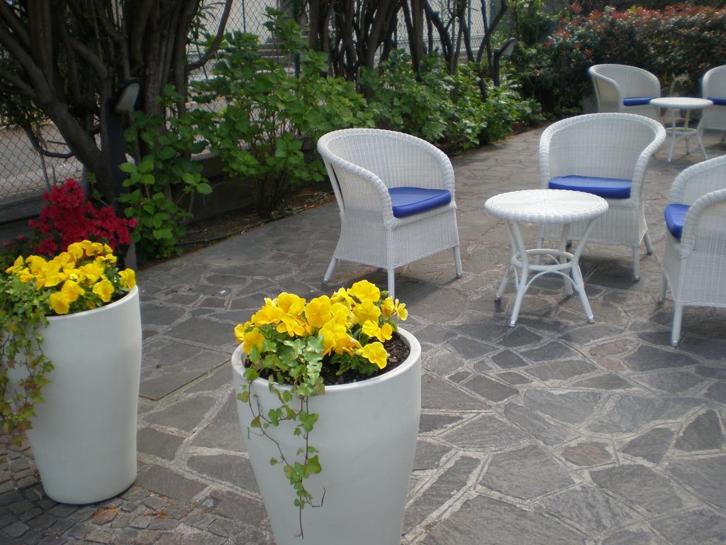 Bike & Wind Hotel Villa Maria Torbole Sul Garda Exterior foto