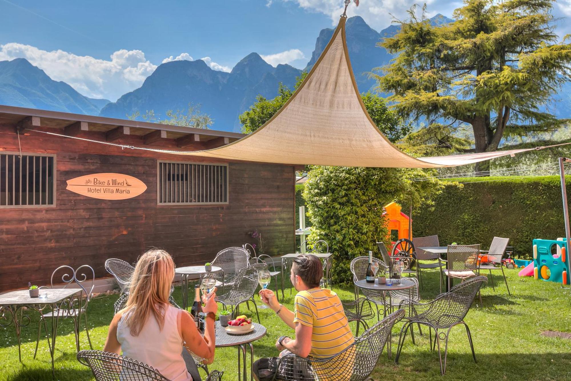 Bike & Wind Hotel Villa Maria Torbole Sul Garda Exterior foto