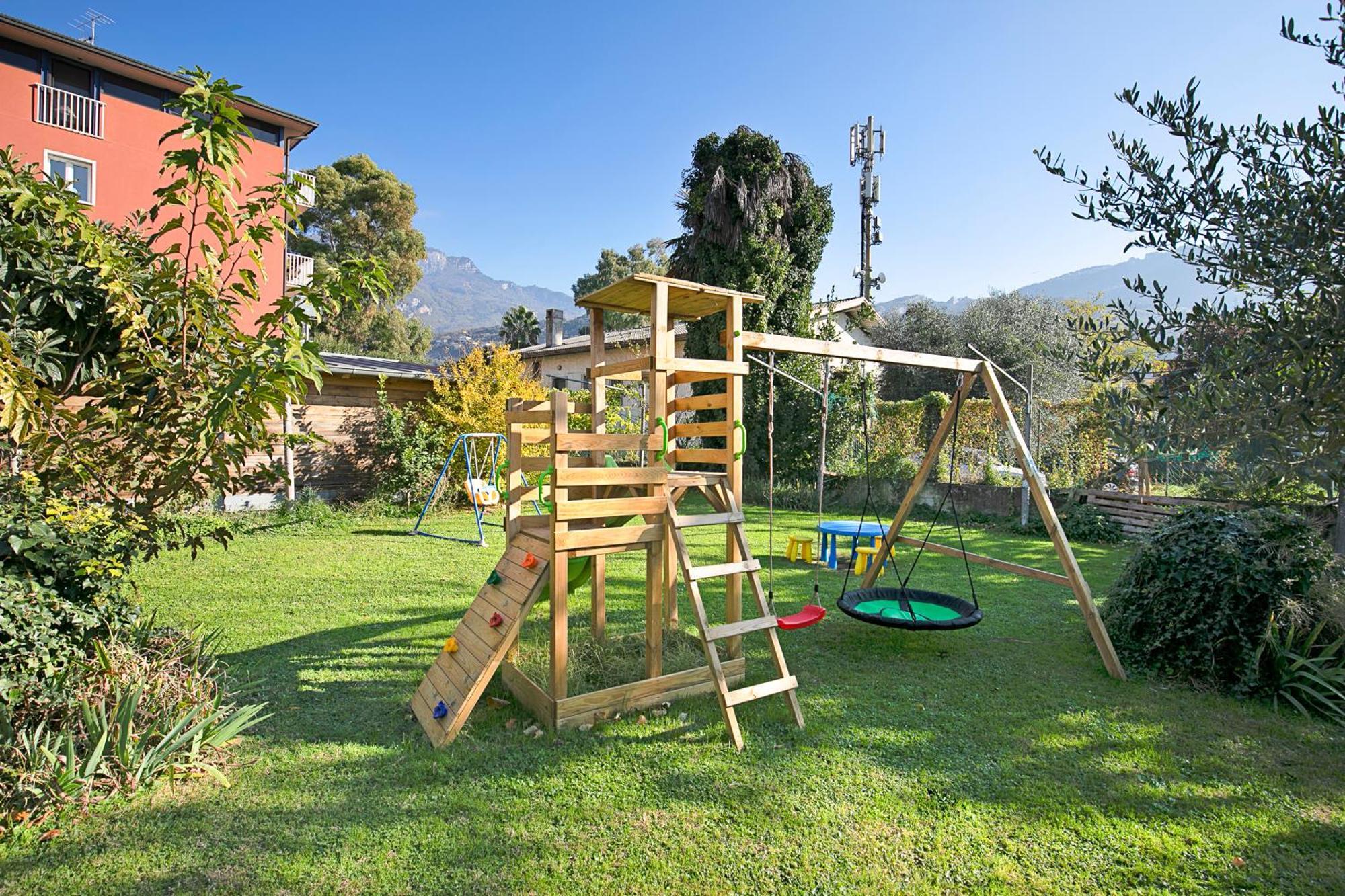 Bike & Wind Hotel Villa Maria Torbole Sul Garda Exterior foto