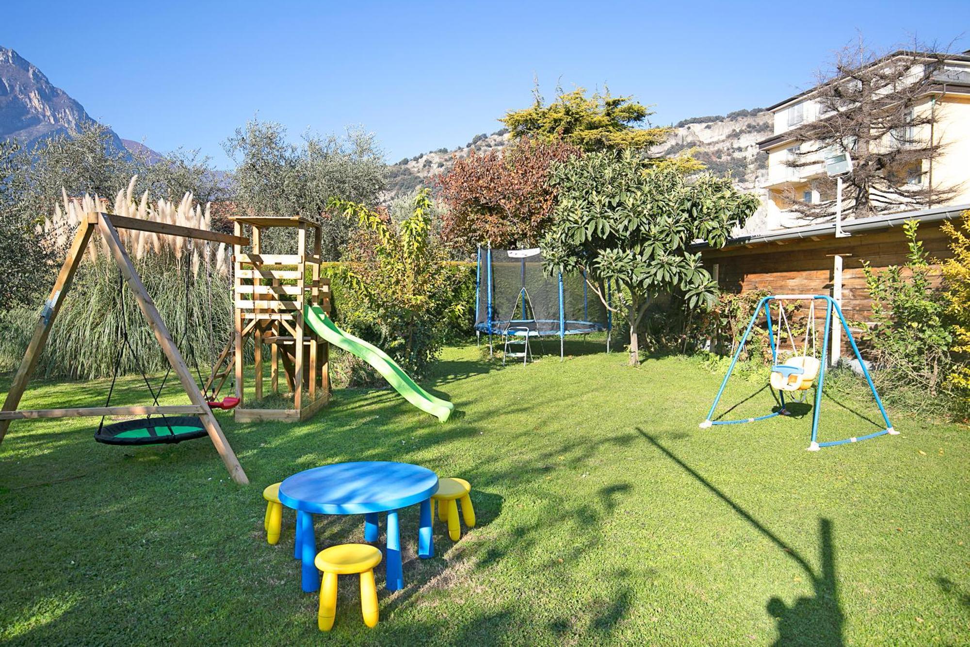 Bike & Wind Hotel Villa Maria Torbole Sul Garda Exterior foto