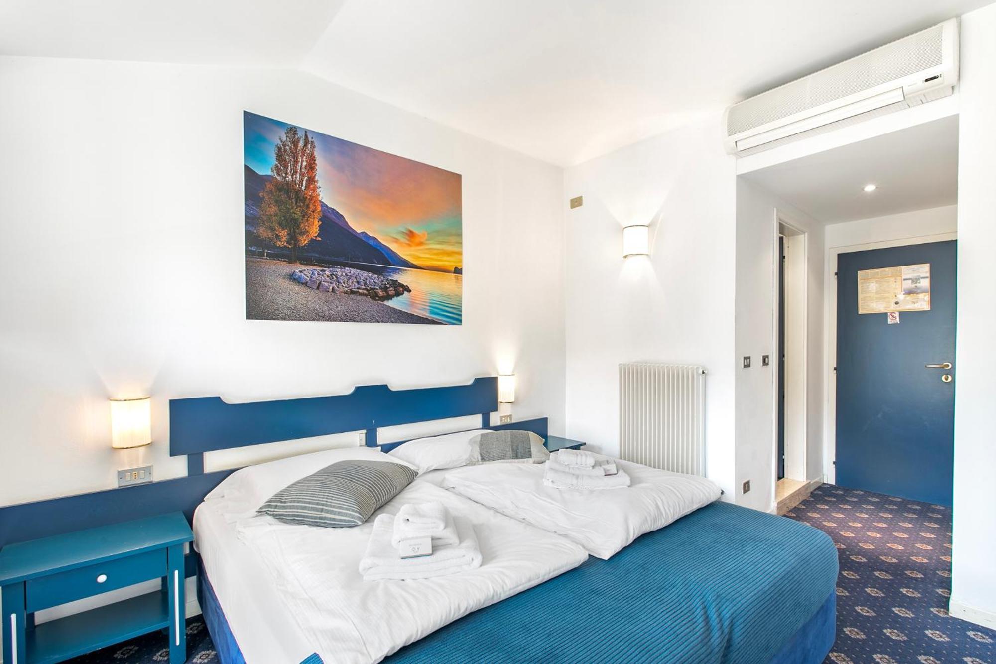 Bike & Wind Hotel Villa Maria Torbole Sul Garda Exterior foto
