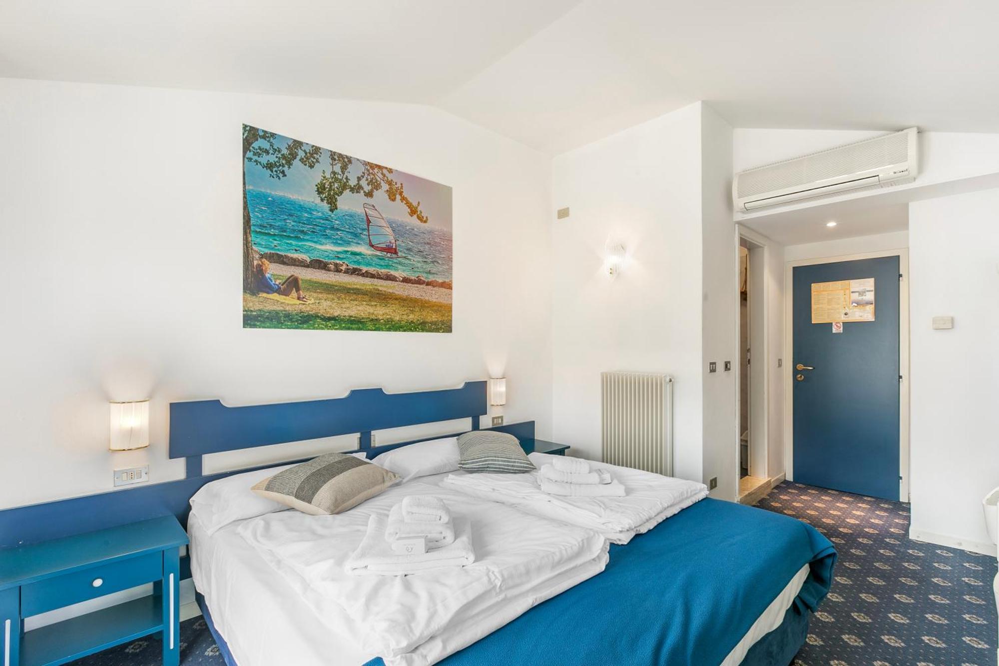 Bike & Wind Hotel Villa Maria Torbole Sul Garda Exterior foto