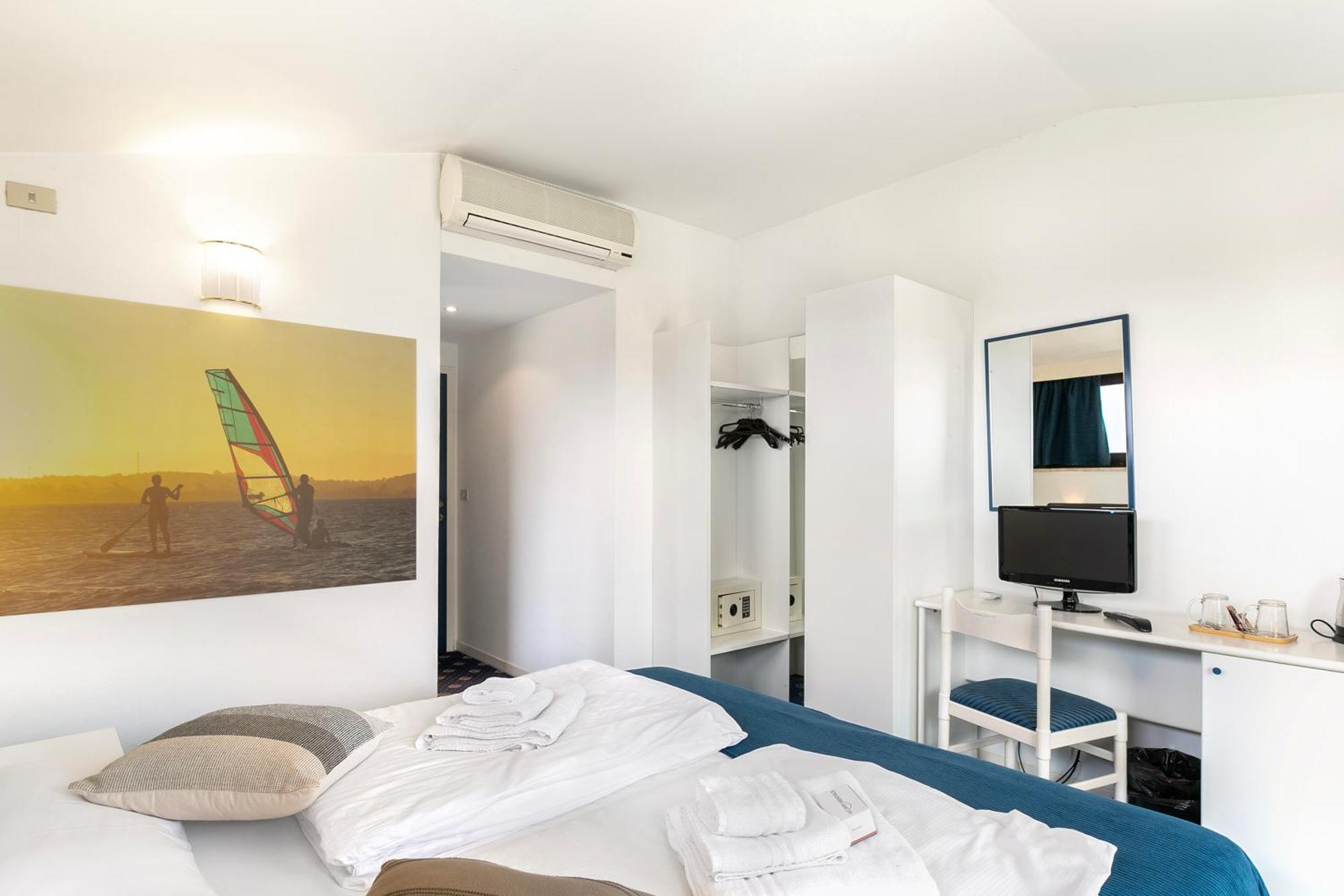 Bike & Wind Hotel Villa Maria Torbole Sul Garda Exterior foto