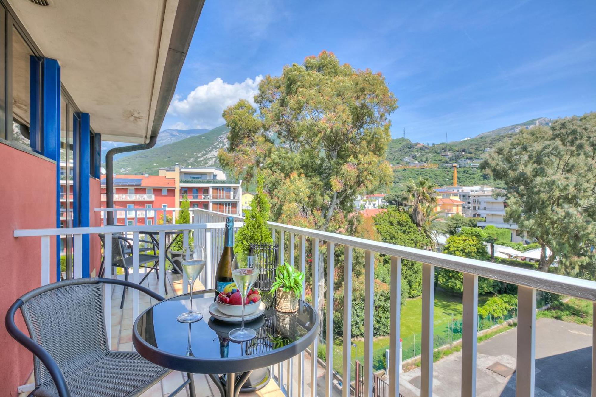 Bike & Wind Hotel Villa Maria Torbole Sul Garda Exterior foto