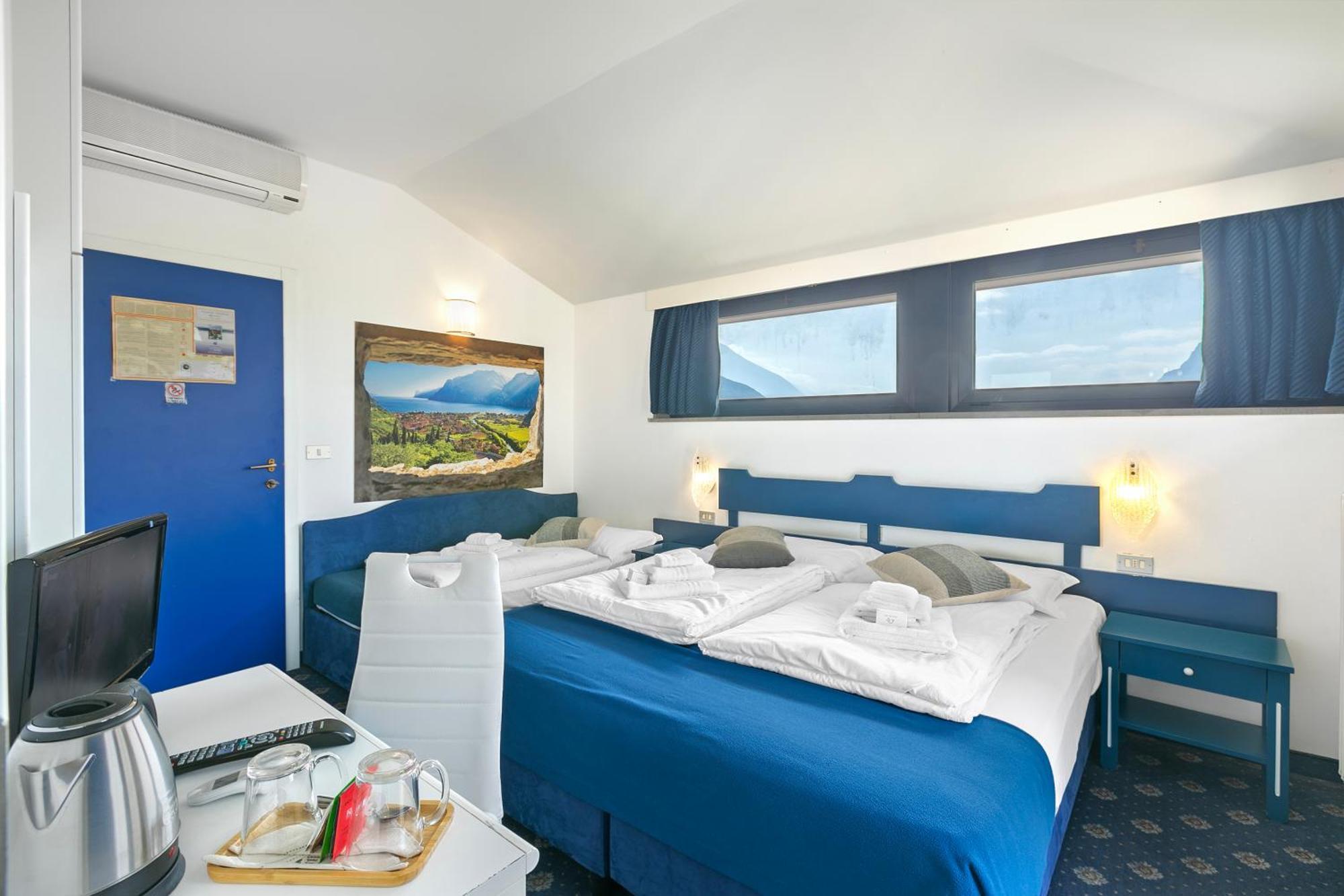 Bike & Wind Hotel Villa Maria Torbole Sul Garda Exterior foto