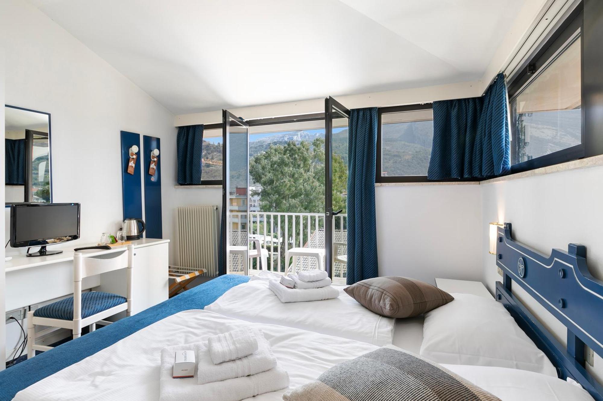 Bike & Wind Hotel Villa Maria Torbole Sul Garda Exterior foto