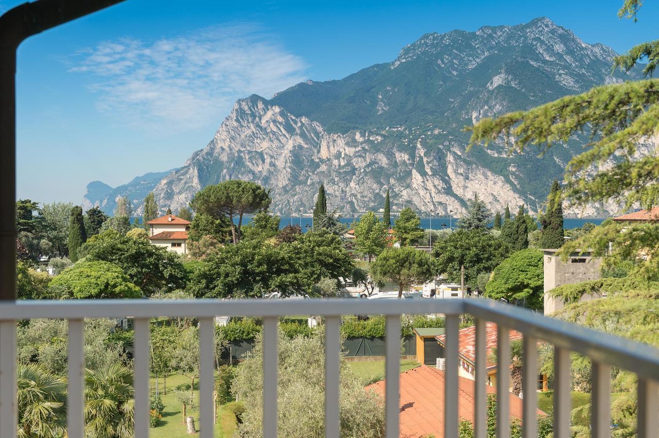 Bike & Wind Hotel Villa Maria Torbole Sul Garda Exterior foto